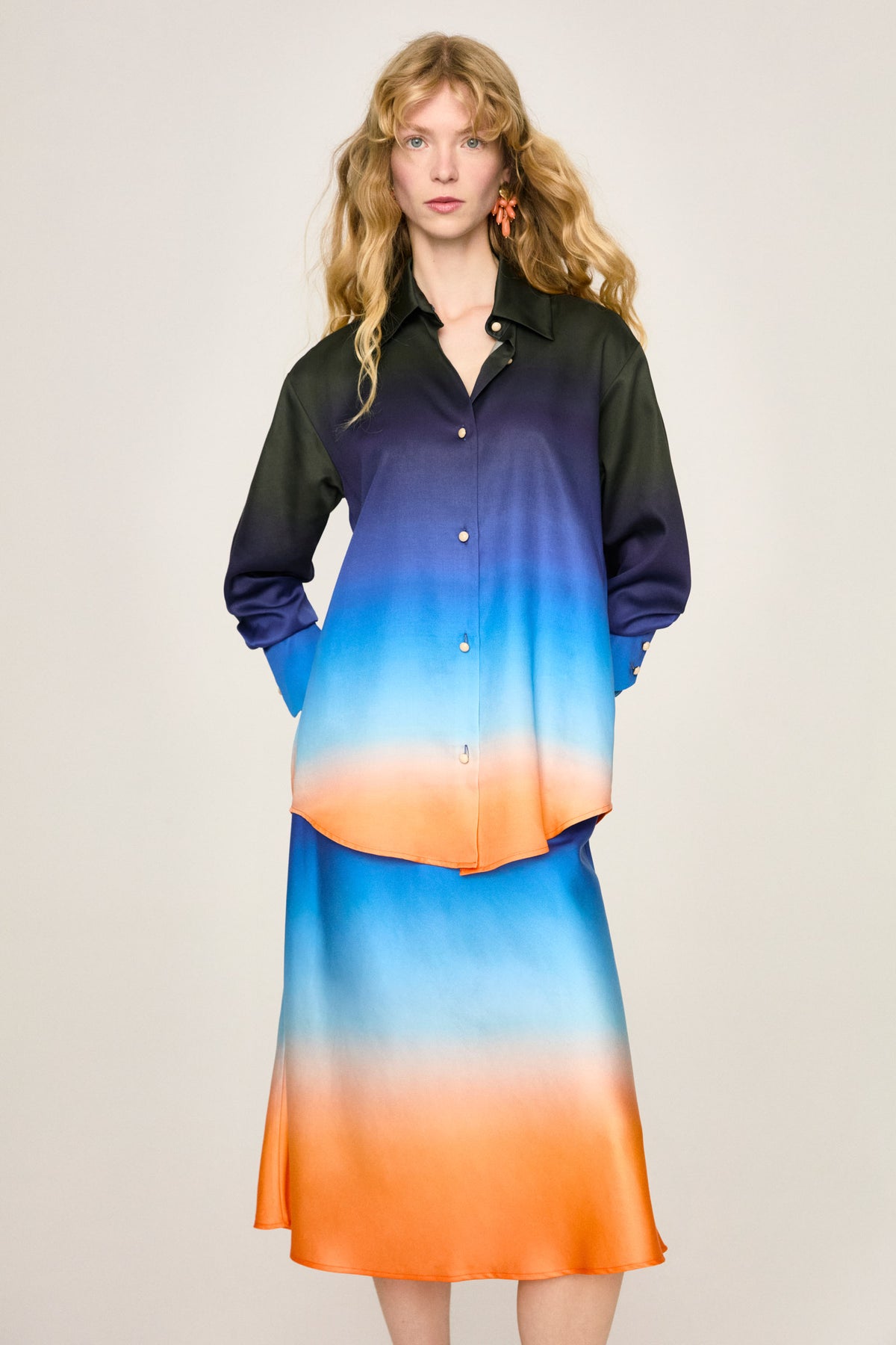 Lola Aria skirt as a set with the Luce shirt, front view